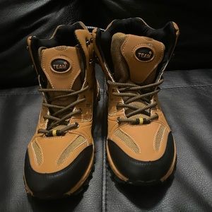 Team/ size/ tan and black